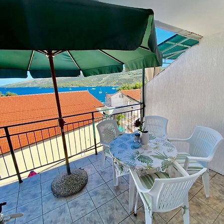 Apartmani Ines Марина Экстерьер фото