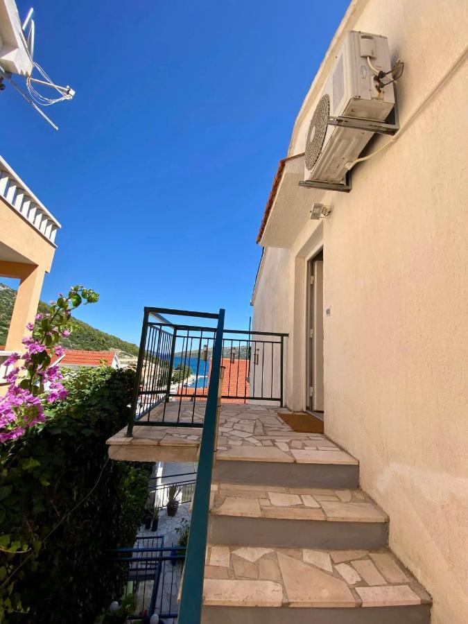 Apartmani Ines Марина Экстерьер фото