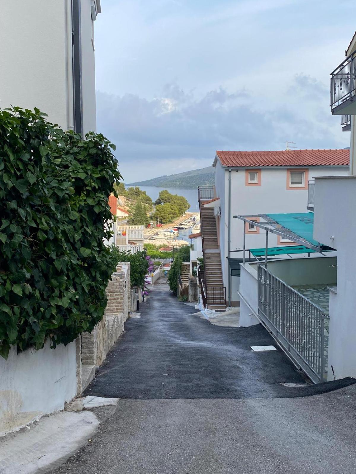 Apartmani Ines Марина Экстерьер фото