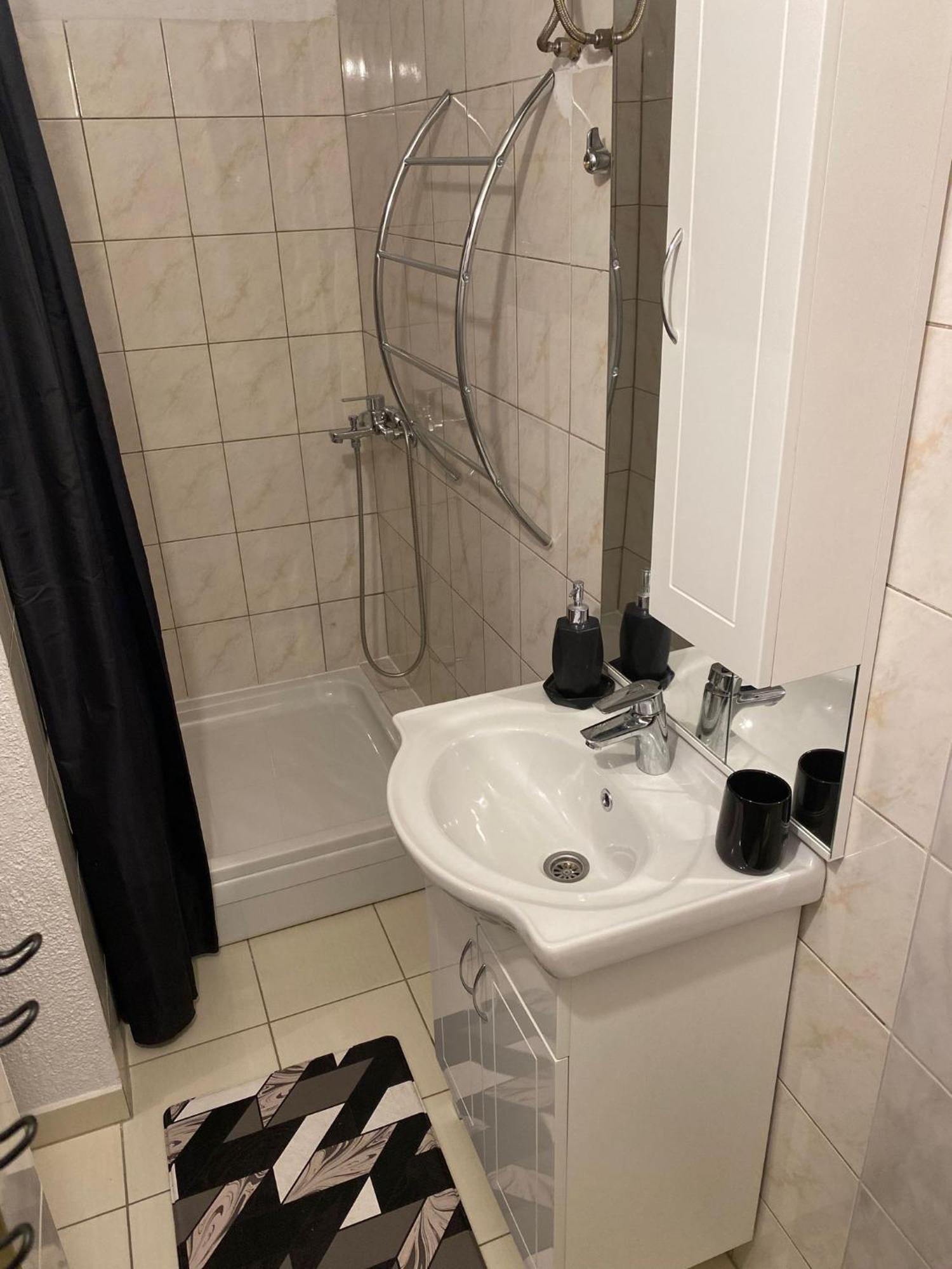 Apartmani Ines Марина Экстерьер фото